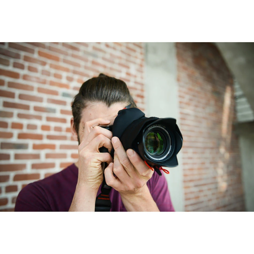 Peak Design Shell Medium Form-Fitting Rain And Dust Cover (Black)(Peak Design Shell Medium Form Fitting Rain And Dust Cover Black) 6 Peak Design Shell Medium Form-Fitting Rain And Dust Cover (Black)(Peak Design Shell Medium Form Fitting Rain And Dust Cover Black) - Image 6