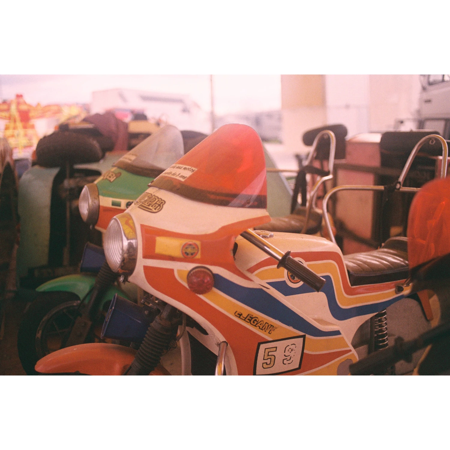 Dubblefilm Bubblegum 200 Color Negative Film (35mm Roll Film, 36 Exposures)(Dubblefilm Bubblegum 200 Color Negative Film 35mm Roll Film 36 Exposures) 2 Dubblefilm Bubblegum 200 Color Negative Film (35mm Roll Film, 36 Exposures)(Dubblefilm Bubblegum 200 Color Negative Film 35mm Roll Film 36 Exposures) - Image 2