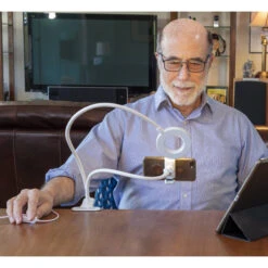 Revo Bi-Color Vlog Light With Phone Holder(Revo Bi Color Vlog Light With Phone Holder) -Celestron Shop 1589290228 IMG 1356406